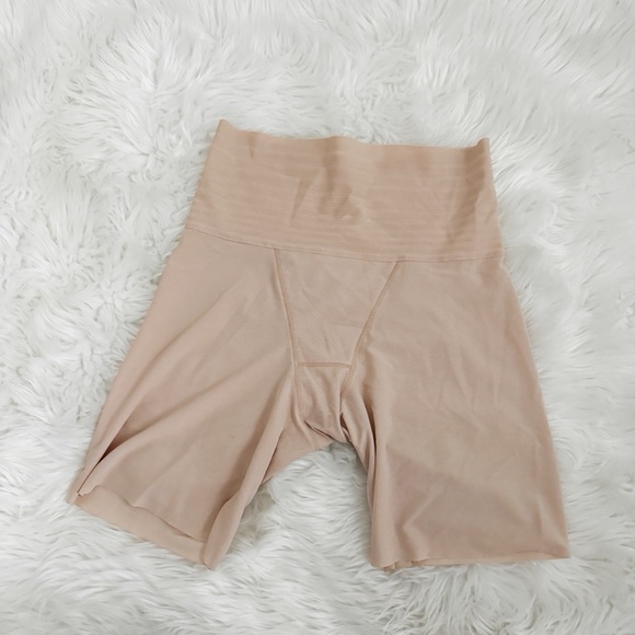 Uniqlo AIRism Smooth Body Shaper Unlined Half Shorts Beige Sold Out - Picture 4 of 7
